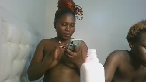 Snapshot of fine_melanie chatting on November 2025 11:16:01 PM melanie online show from November 2025 11:16:01 PM