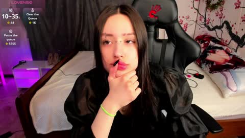 Snapshot of finelya chatting on March 2026 06:57:01 AM Hey I am Diana HELP ME TO RICH 100 THUMBS UP online show from March 2026 06:57:01 AM