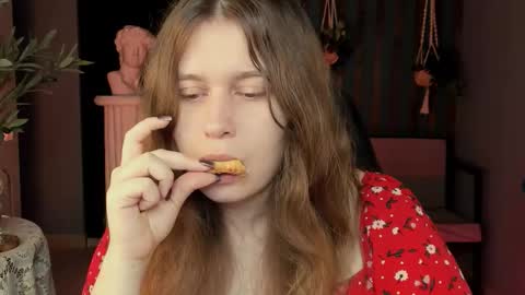 fiora online show from November 2025 05:28:02 AM