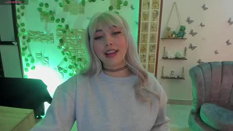 Snapshot of fiore_sanz chatting on April 2026 03:04:01 AM online show from April 2026 03:04:01 AM