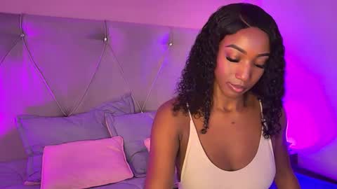 Fiorela Lenin  online show from February 2025 04:04:01 PM