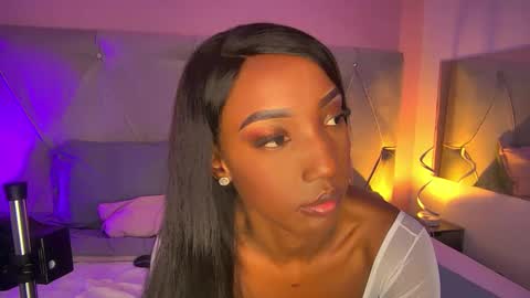 Fiorela Lenin  online show from October 2025 06:05:01 PM