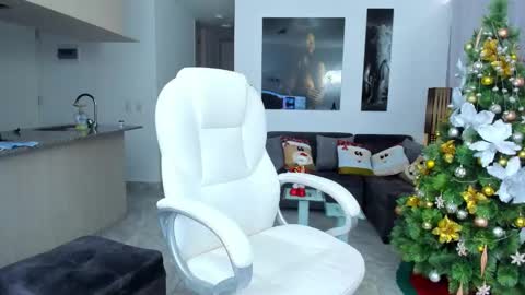 Snapshot of fiorellasantamaria chatting on January 2025 09:46:02 PM fiore   online show from January 2025 09:46:02 PM