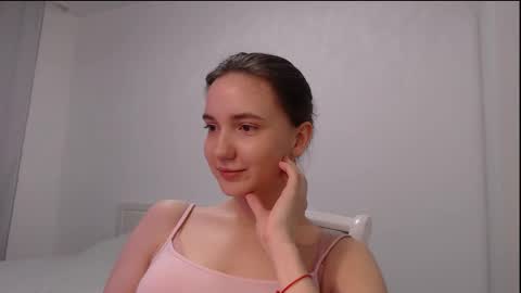 fireflies_fly_ online show from March 2026 07:53:02 PM