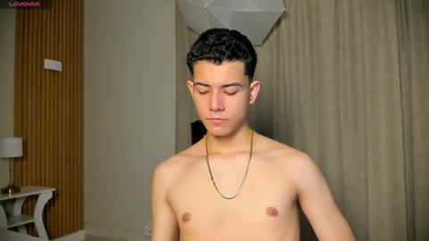 Nicolas online show from November 2025 01:00:01 PM