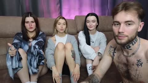 Snapshot of first_day_ chatting on December 2024 01:54:02 PM ALICESTEVEVECTOR pvt open  online show from December 2024 01:54:02 PM