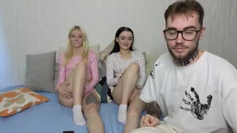 Snapshot of first_day_ chatting on September 2025 03:30:02 AM ALICESTEVEVECTOR pvt open  online show from September 2025 03:30:02 AM