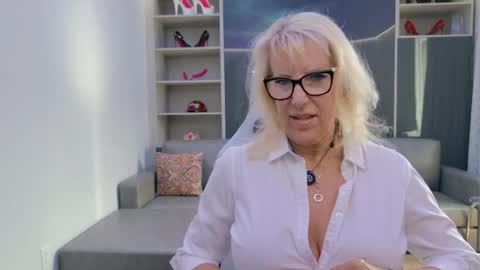 Snapshot of fitcougarcb chatting on March 2026 06:35:02 PM Bianca online show from March 2026 06:35:02 PM