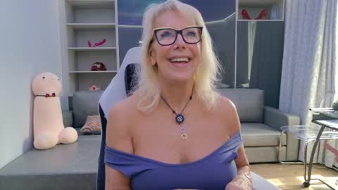 Snapshot of fitcougarcb chatting on March 2026 05:58:02 PM Bianca online show from March 2026 05:58:02 PM