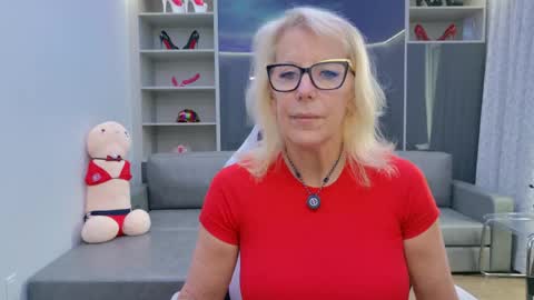 Snapshot of fitcougarcb chatting on May 2026 06:46:01 PM Bianca online show from May 2026 06:46:01 PM