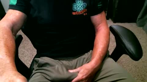 Snapshot of fitguy40 chatting on April 2026 09:13:01 PM fitguy40 online show from April 2026 09:13:01 PM