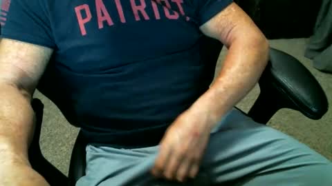 Snapshot of fitguy40 chatting on April 2026 10:25:02 PM fitguy40 online show from April 2026 10:25:02 PM