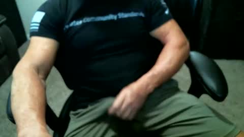 Snapshot of fitguy40 chatting on April 2026 08:43:01 PM fitguy40 online show from April 2026 08:43:01 PM