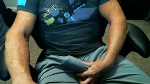 Snapshot of fitguy40 chatting on April 2026 03:20:02 AM fitguy40 online show from April 2026 03:20:02 AM