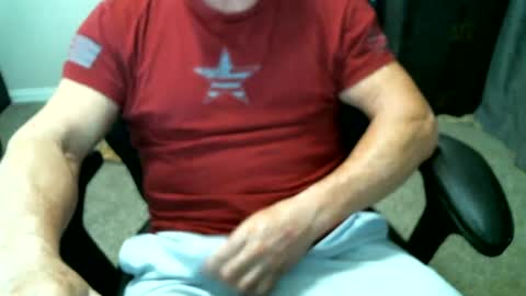 Snapshot of fitguy40 chatting on June 2026 09:16:02 PM fitguy40 online show from June 2026 09:16:02 PM