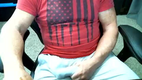 Snapshot of fitguy40 chatting on August 2026 09:06:01 PM fitguy40 online show from August 2026 09:06:01 PM