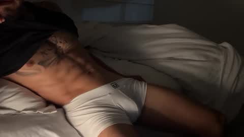 Snapshot of fitjacques chatting on April 2026 03:59:02 AM fitjacques online show from April 2026 03:59:02 AM