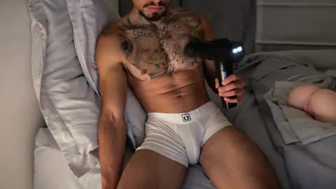 Snapshot of fitjacques chatting on June 2026 02:27:01 AM fitjacques online show from June 2026 02:27:01 AM