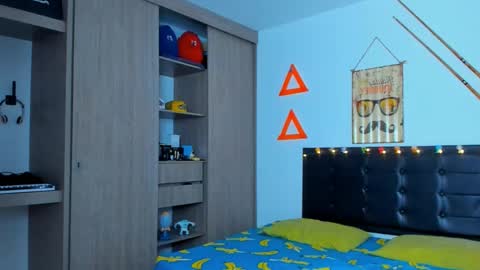 Elias Valencia online show from March 2025 07:45:02 PM