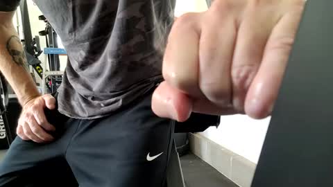 Snapshot of fitshow75 chatting on September 2025 06:33:02 PM Links in Bio below online show from September 2025 06:33:02 PM