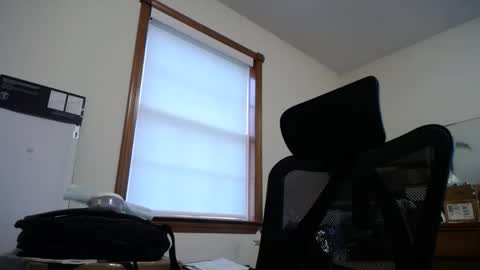 Snapshot of fitshow75 chatting on November 2025 12:48:02 PM Links in Bio below online show from November 2025 12:48:02 PM