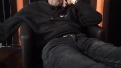 Snapshot of fiveforwilly1 chatting on September 2025 05:05:02 PM Markus online show from September 2025 05:05:02 PM