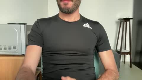 Snapshot of fla85 chatting on October 2025 12:44:02 PM Fla is short for Flavio online show from October 2025 12:44:02 PM