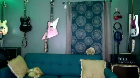 Snapshot of flanneldong chatting on November 2025 02:25:01 AM Flannel Dong online show from November 2025 02:25:01 AM