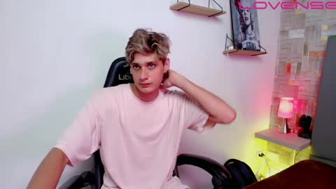 Snapshot of flaquito___ chatting on April 2026 09:05:02 PM Flaquito online show from April 2026 09:05:02 PM