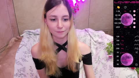 Snapshot of fleximona chatting on January 2025 03:44:01 PM FlexiMona online show from January 2025 03:44:01 PM