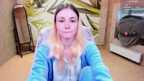 Snapshot of fleximona chatting on April 2026 10:12:02 AM FlexiMona online show from April 2026 10:12:02 AM