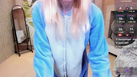 Snapshot of fleximona chatting on April 2026 10:18:01 PM FlexiMona online show from April 2026 10:18:01 PM