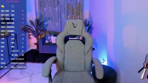 Flexyfoxy online show from December 2025 10:21:02 AM