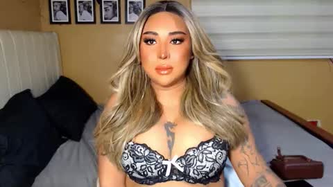 Snapshot of flirtybellahotcummings chatting on October 2025 10:16:02 AM Bella Napoli online show from October 2025 10:16:02 AM