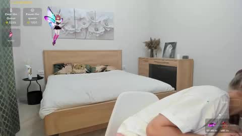 Mona online show from October 2025 12:41:02 AM