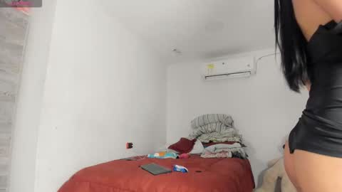 Snapshot of flor_herrera1 chatting on March 2026 04:19:01 AM online show from March 2026 04:19:01 AM