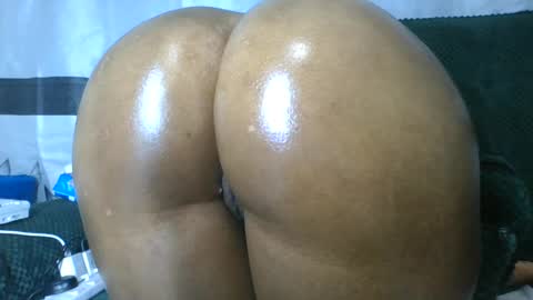 Snapshot of flora_fantasy chatting on June 2026 10:51:02 PM fantasy online show from June 2026 10:51:02 PM