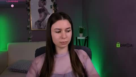 Snapshot of flora_ri chatting on January 2026 10:06:02 AM just ask me online show from January 2026 10:06:02 AM