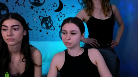 Snapshot of flora_ri chatting on April 2026 06:00:02 AM just ask me online show from April 2026 06:00:02 AM