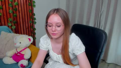 Snapshot of floralarsson chatting on May 2026 03:52:01 PM hey there guys im Flora no not the one from WInx. But I love magical stuff and especially I love nature. I dont know I thin online show from May 2026 03:52:01 PM