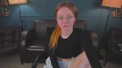Snapshot of floralarsson chatting on June 2026 04:16:02 PM hey there guys im Flora no not the one from WInx. But I love magical stuff and especially I love nature. I dont know I thin online show from June 2026 04:16:02 PM