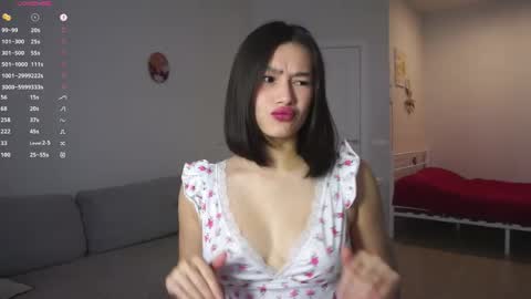 Snapshot of floralmuse chatting on April 2026 05:30:01 AM Viola online show from April 2026 05:30:01 AM