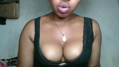 florencia011 online show from October 2025 02:45:02 PM