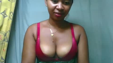 florencia011 online show from April 2026 12:27:01 AM