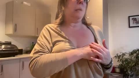 Snapshot of flossyishot chatting on January 2025 10:23:01 PM flossyishot online show from January 2025 10:23:01 PM