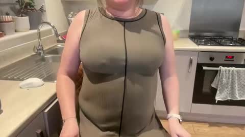 Snapshot of flossyishot chatting on April 2026 08:39:02 PM flossyishot online show from April 2026 08:39:02 PM