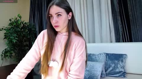 Flouvet online show from September 2025 07:29:01 AM