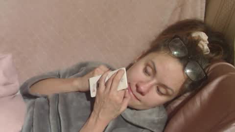 Snapshot of flowercandydoll chatting on December 2025 09:13:02 PM say meow and send tip online show from December 2025 09:13:02 PM