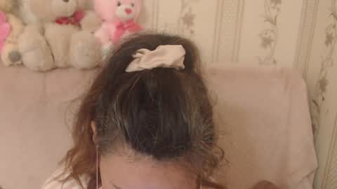 Snapshot of flowercandydoll chatting on May 2026 03:19:02 PM say meow and send tip online show from May 2026 03:19:02 PM