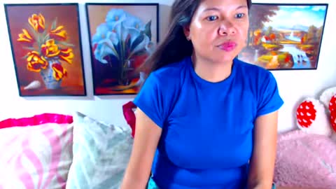 Snapshot of flowerfresh chatting on June 2026 12:41:02 PM Lexii online show from June 2026 12:41:02 PM